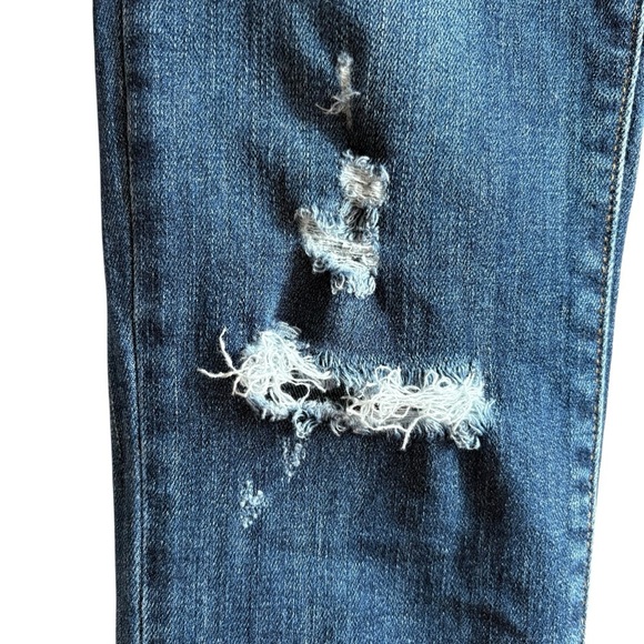 Levi’s 711 Skinny Jeans Sz 28 Distressed with Holes at Knees Classic Blue Wash - Picture 11 of 15